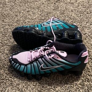 BRAND NEW NEVER WORN size 8.5 Women’s Nike Shox TL Fade - Teal and Pink